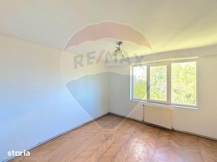 Apartament cu 3 camere decomandat în Cornișa