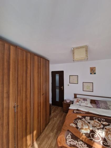 Apartament cu 3 camere decomandat, mobilat în Independenței