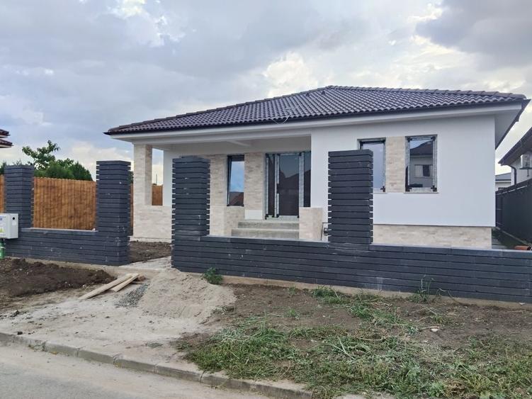 Casă cu 4 camere în Cumpăna