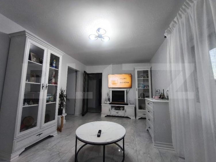 Apartament cu 3 camere semidecomandat, mobilat în Ghimbav
