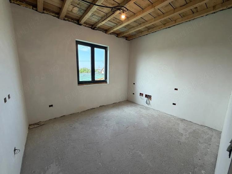 Casă cu Teren 250 Mp în Central