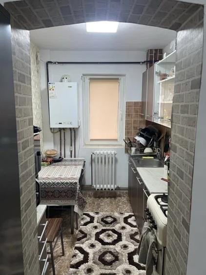 Apartament cu 2 camere semidecomandat, mobilat în Păcurari