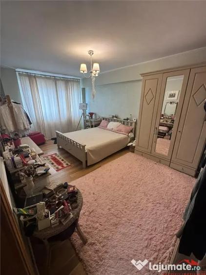 Apartament cu 4 camere decomandat în Ultracentral