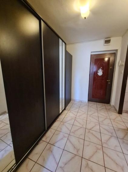 Garsonieră decomandată în Timpuri Noi