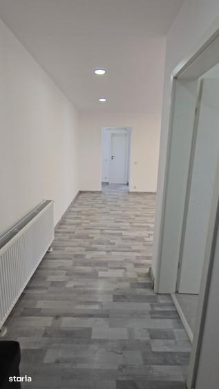 Apartament cu 3 camere semidecomandat în Mogoșoaia
