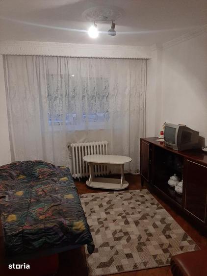 Apartament cu 3 camere în Cetate