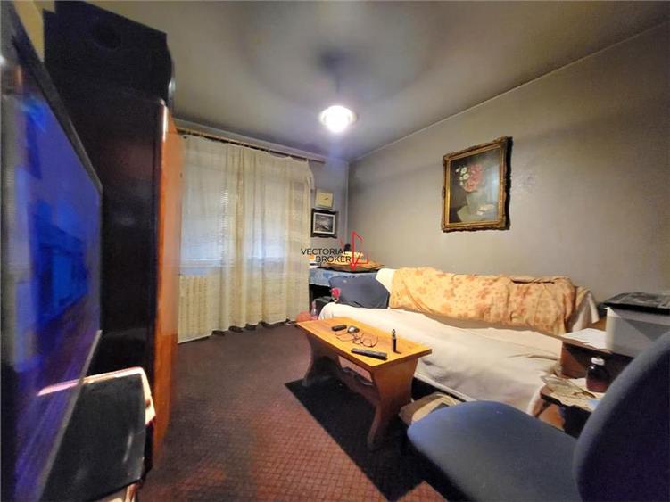 Apartament cu 3 camere semidecomandat în Theodor Pallady