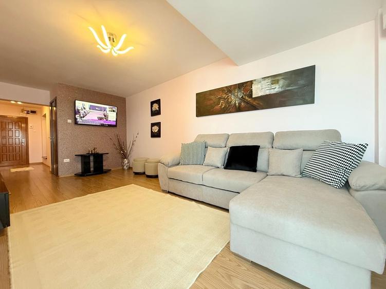 Apartament cu 3 camere decomandat în Faleza Nord