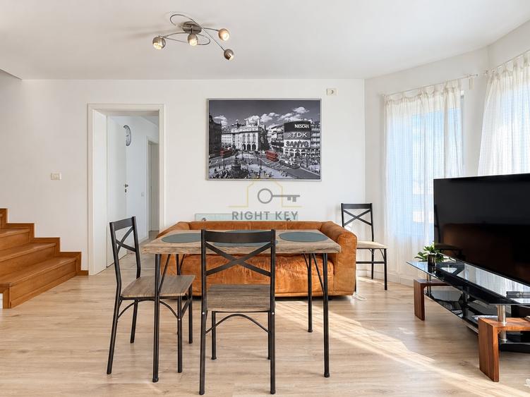 Casă individuală cu 9 camere cu Teren 600 Mp în Domnești