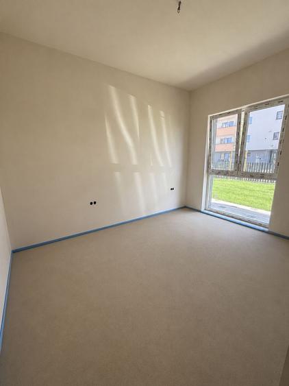 Apartament cu 2 camere semidecomandat în Florești