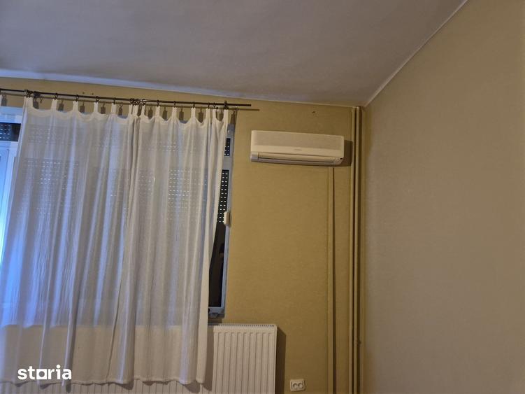 Apartament cu 3 camere decomandat în Romanilor