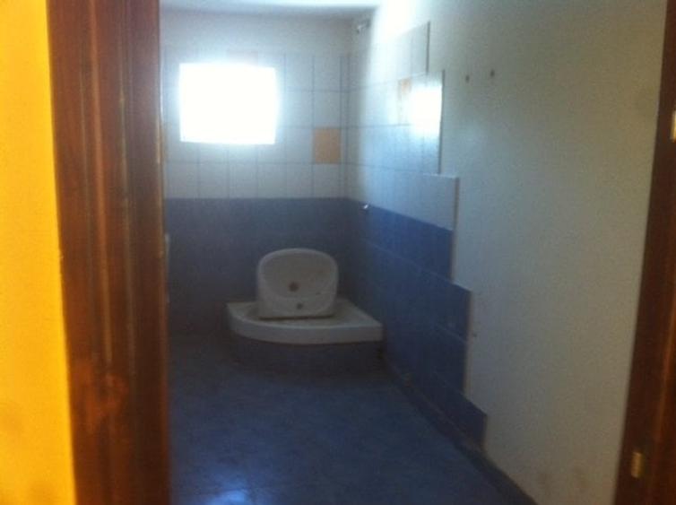 Casă individuală cu 6 camere cu Teren 1617 Mp în Periferie