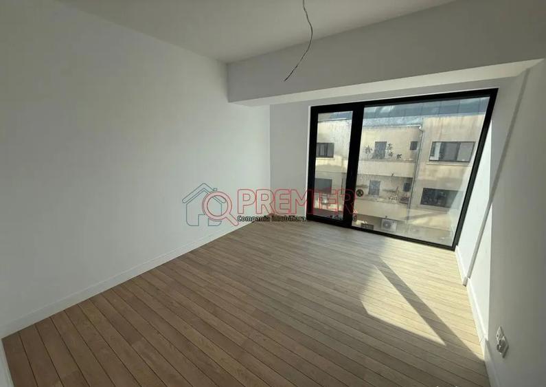 Apartament cu 3 camere decomandat în Cotroceni