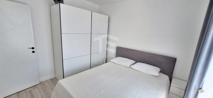Apartament cu 2 camere semidecomandat, mobilat în Apărătorii Patriei