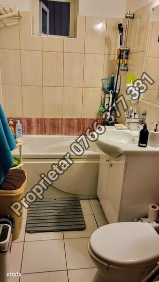 Apartament cu 3 camere semidecomandat în Titan