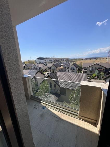 Apartament cu 3 camere nedecomandat în Satu Nou