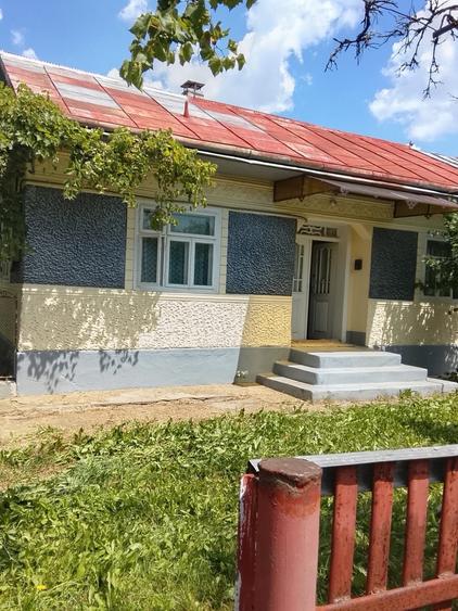 Casă cu 4 camere în Ruși