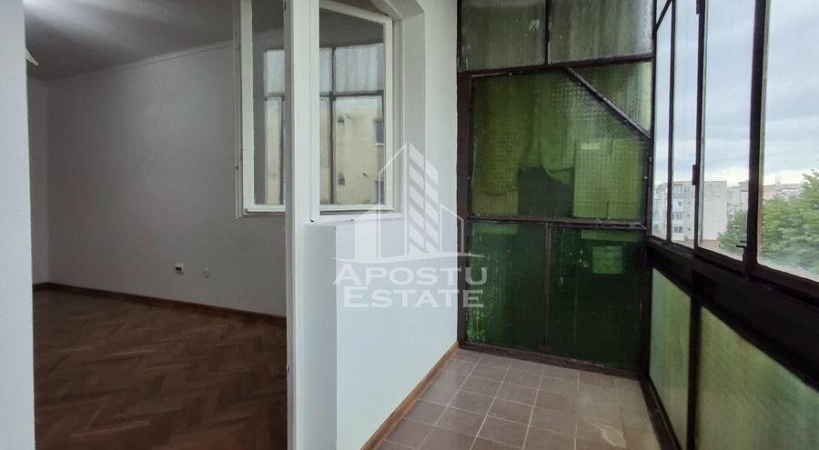 Garsonieră semidecomandată în Micălaca