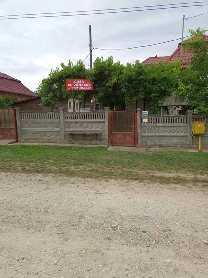 Casă cu 3 camere cu Teren 1000 Mp în Ceanu Mare