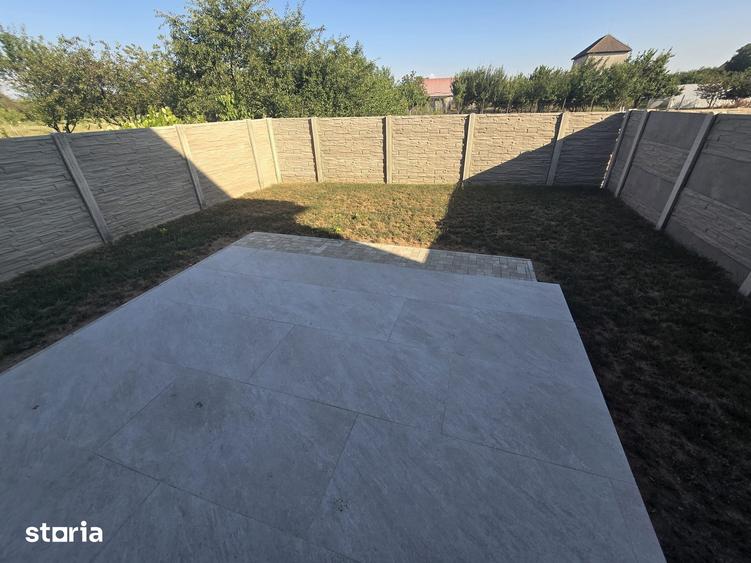Casă cu 4 camere cu Teren 250 Mp în Moșnița Nouă