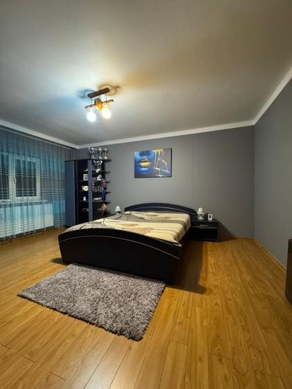 Apartament cu 4 camere decomandat, mobilat în Eroii Revoluției