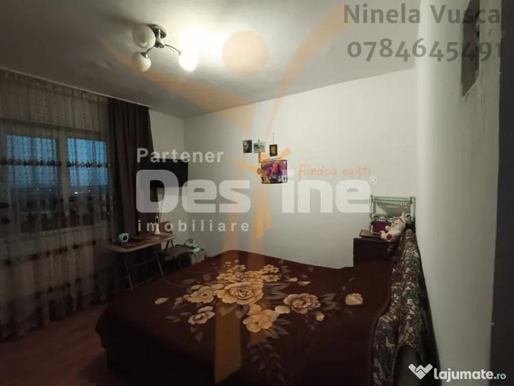 Apartament cu 3 camere decomandat, mobilat în Micro 11