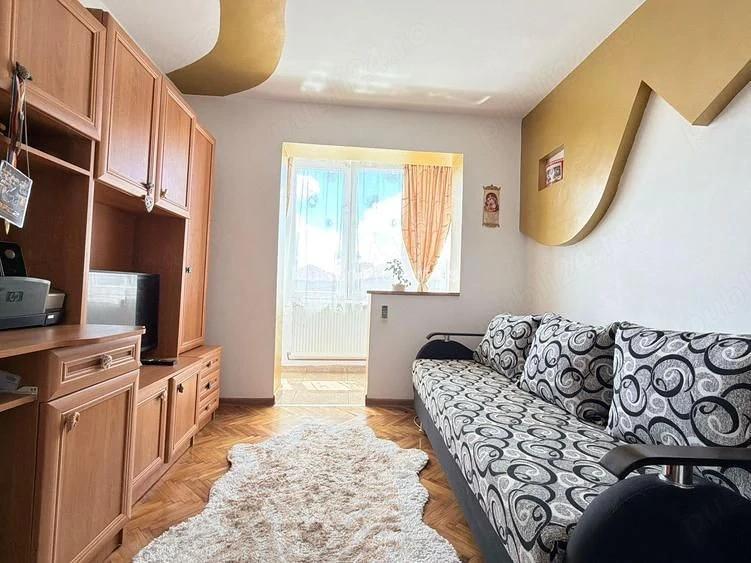 Apartament cu 4 camere semidecomandat în Dacia