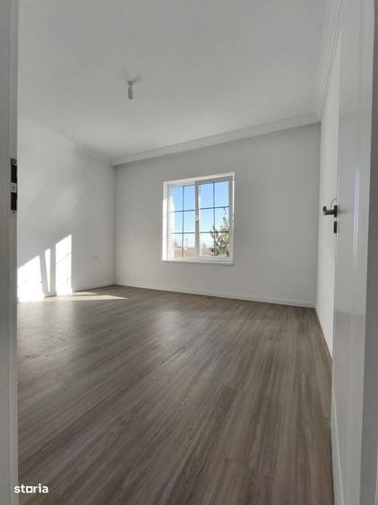 Casă cu 4 camere în Sânandrei