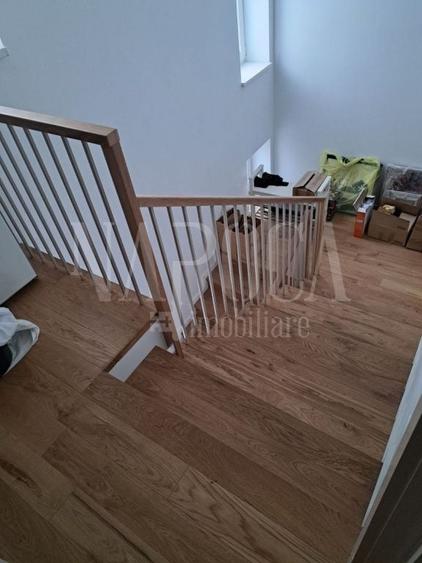 Casă individuală cu 7 camere cu Canalizare în Gară
