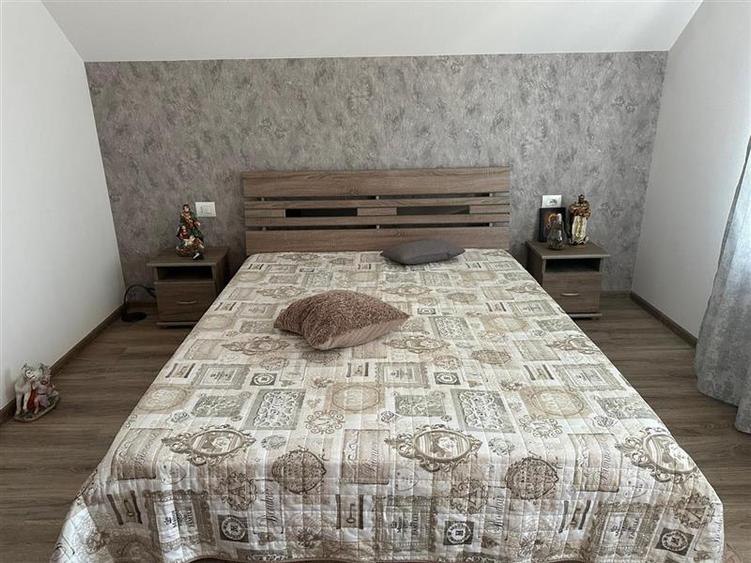 Casă individuală cu 4 camere cu Teren 330 Mp în Central
