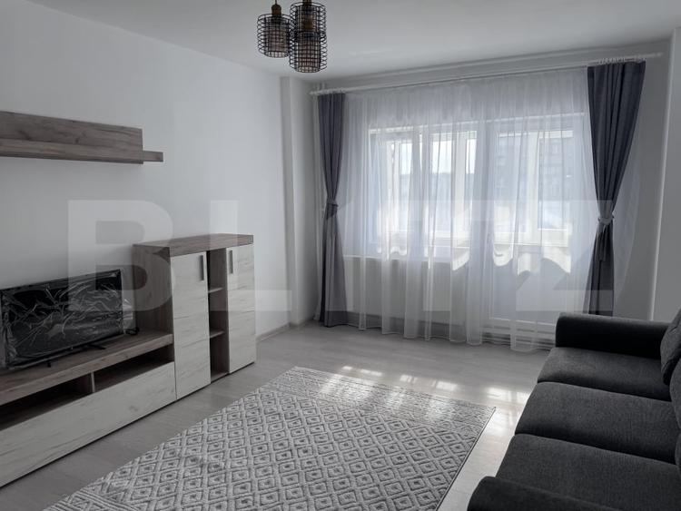 Apartament cu 2 camere decomandat, mobilat în Republicii