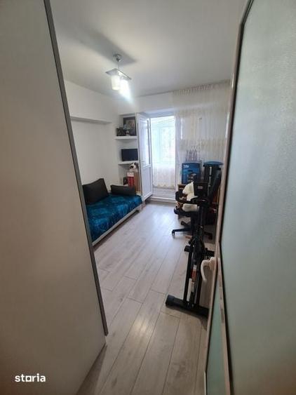 Apartament cu 4 camere decomandat în Țiglina 1