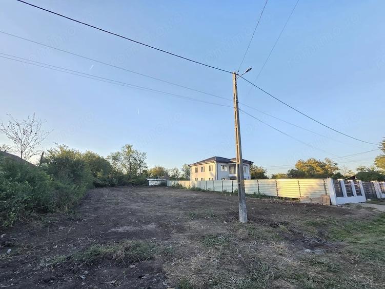 Teren de 937 mp, în Movilița