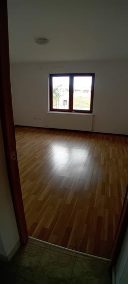 Duplex cu 4 camere cu Teren 400 Mp în Dumbrăvița