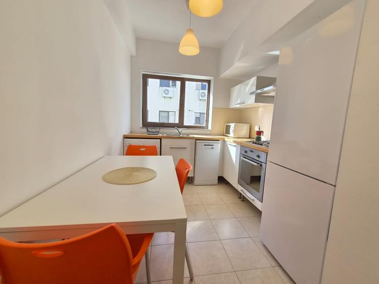 Apartament cu 3 camere decomandat în Voluntari
