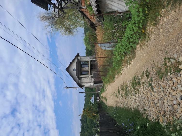 Casă cu Teren 989 Mp în Albota