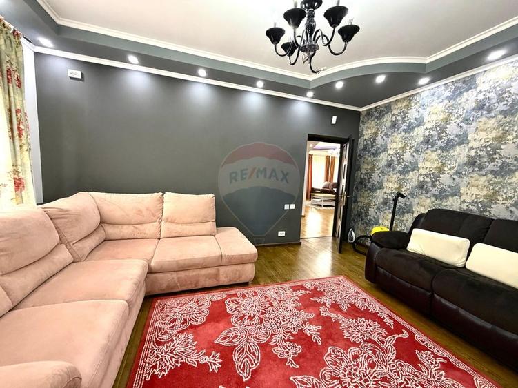 Casă individuală cu 4 camere cu Teren 557 Mp în Central