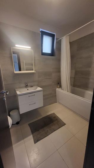 Apartament cu 2 camere semidecomandat în Obor