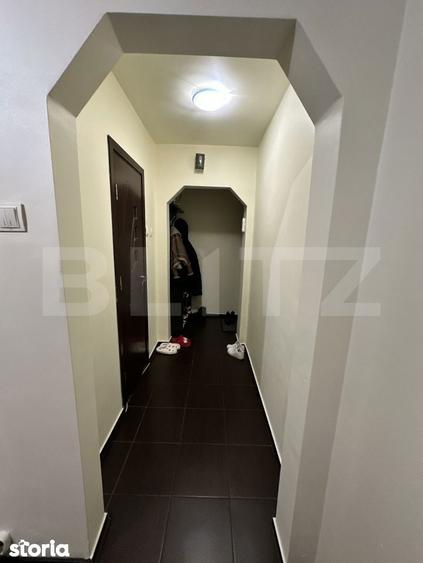 Apartament cu 2 camere semidecomandat, mobilat în Valea Rosie
