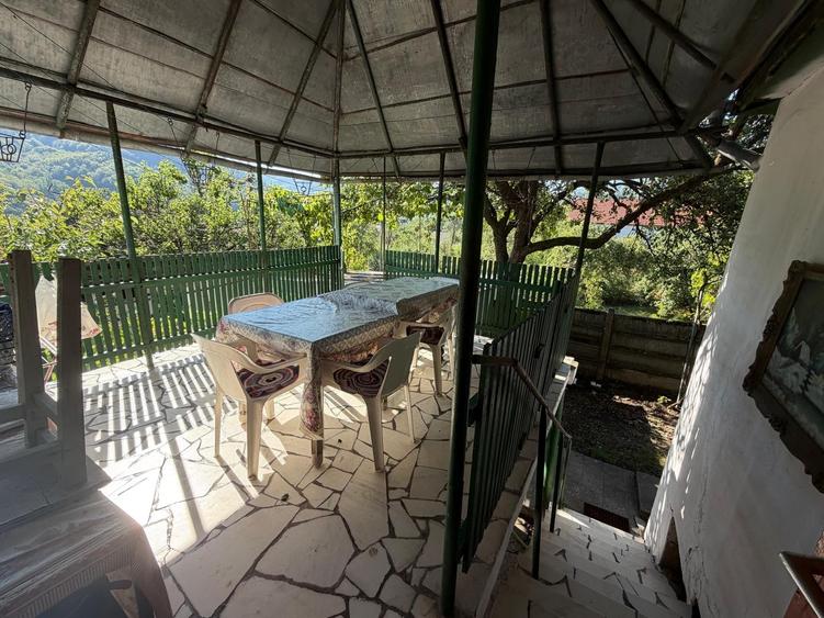 Casă individuală cu 3 camere cu Teren 2200 Mp în Pianu de Sus