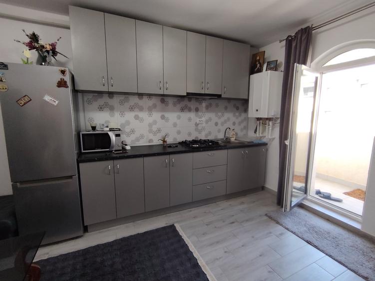 Apartament cu 2 camere semidecomandat în Păcurari