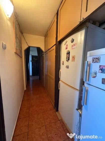 Apartament cu 3 camere decomandat în Vest