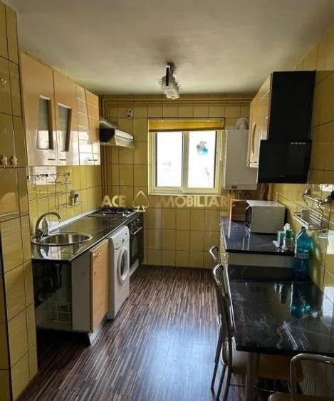Apartament cu 4 camere decomandat, mobilat în Drumul Taberei