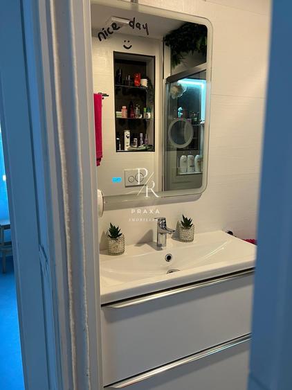 Apartament cu 4 camere decomandat, mobilat în Florești