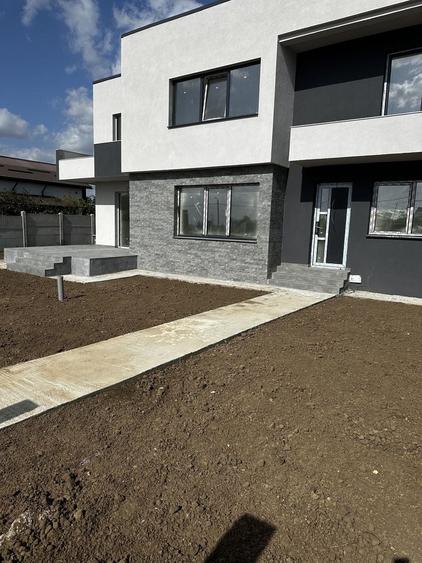 Casă cu 4 camere în Central