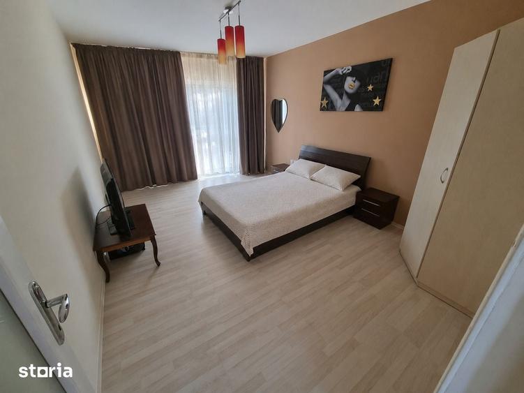 Casă cu 5 camere cu Teren 1000 Mp în Cristian