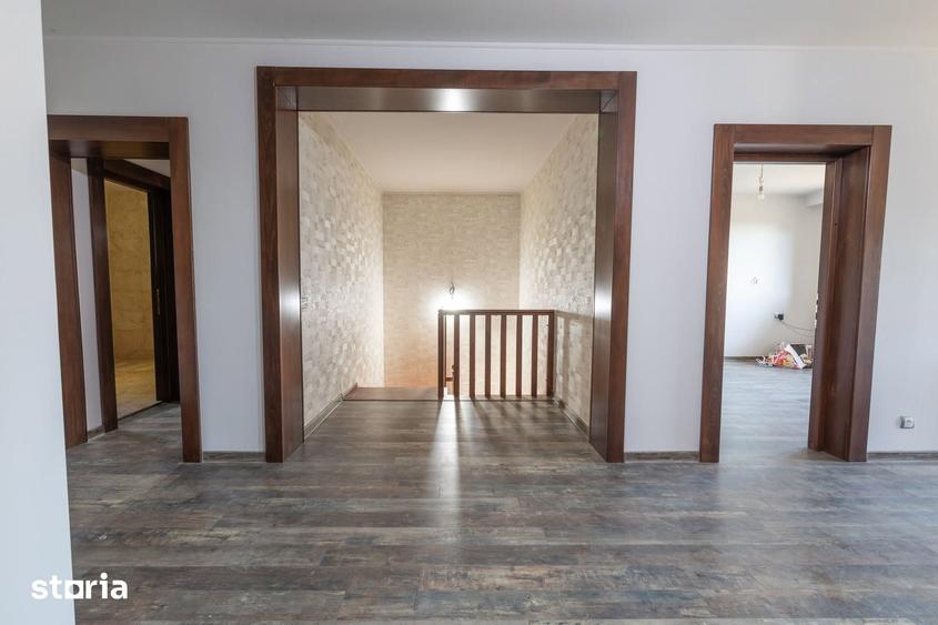 Casă cu Teren 1800 Mp în Răzvad