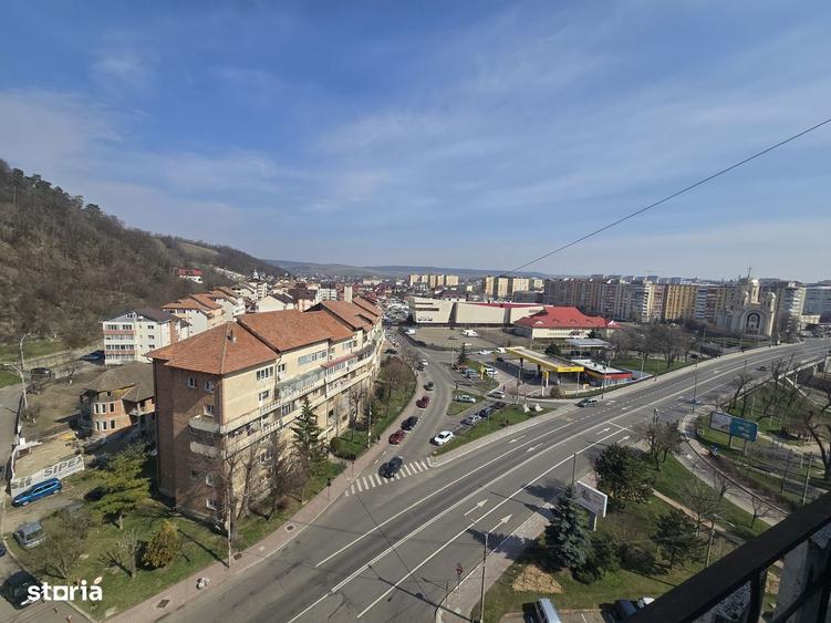 Garsonieră decomandată în Central