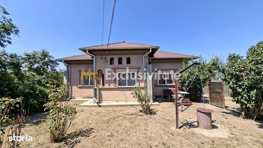 Casă cu 3 camere în Teiu