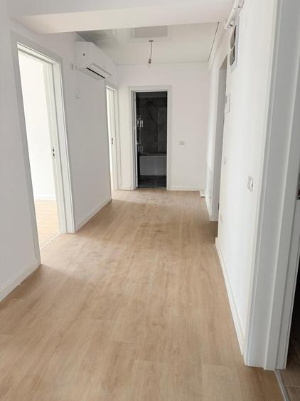 Apartament cu 3 camere decomandat în Nicolina